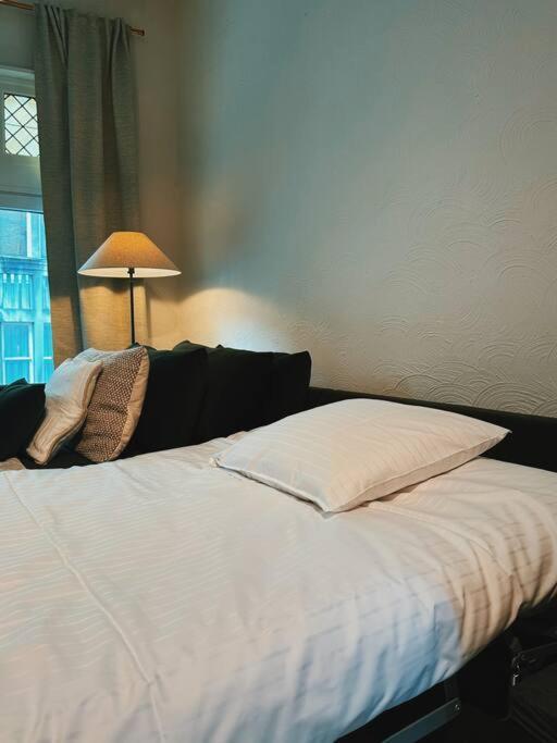 Historic Serenity Apartment Gent Esterno foto